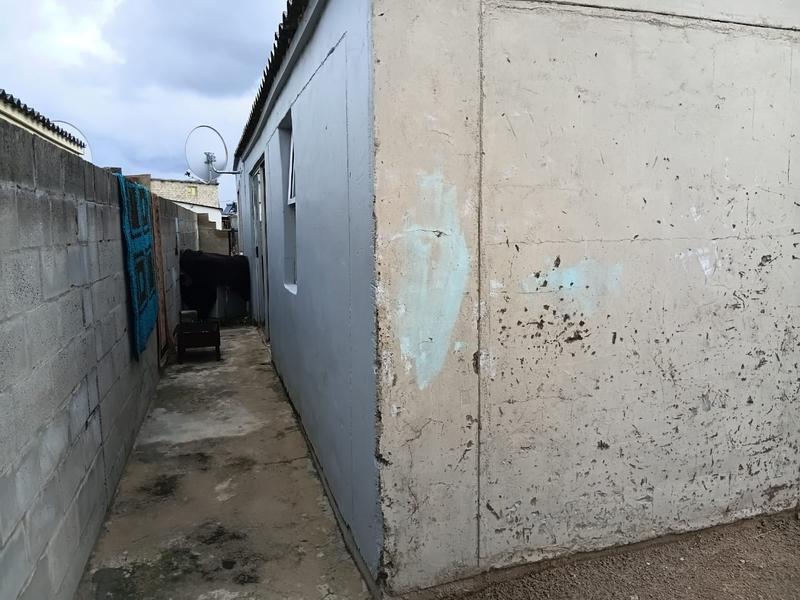 2 Bedroom Property for Sale in New Macassar Western Cape